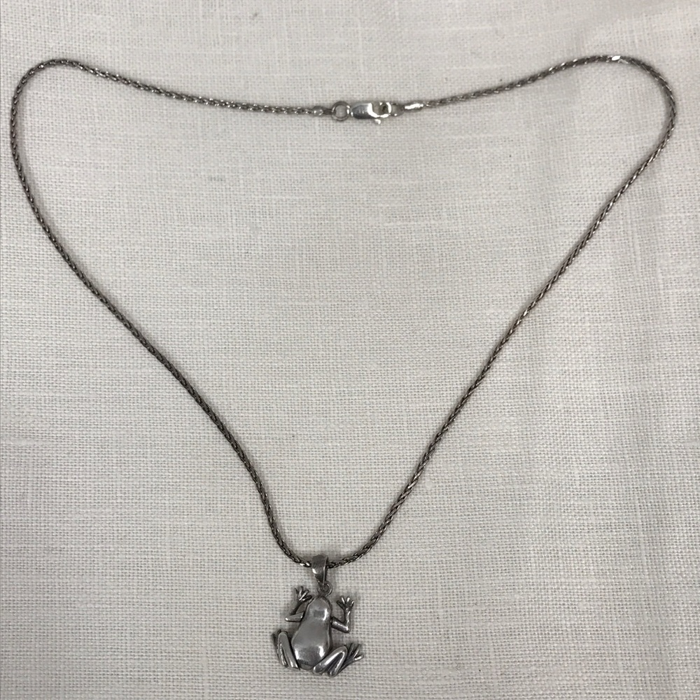 🐸 Sterling silver kinetic frog pendant with chain